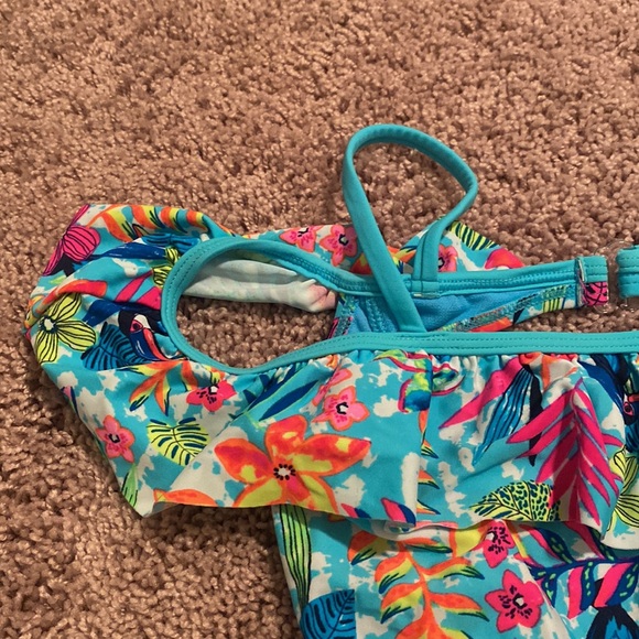 Swim suit size 7/8 never worn - Picture 2 of 3